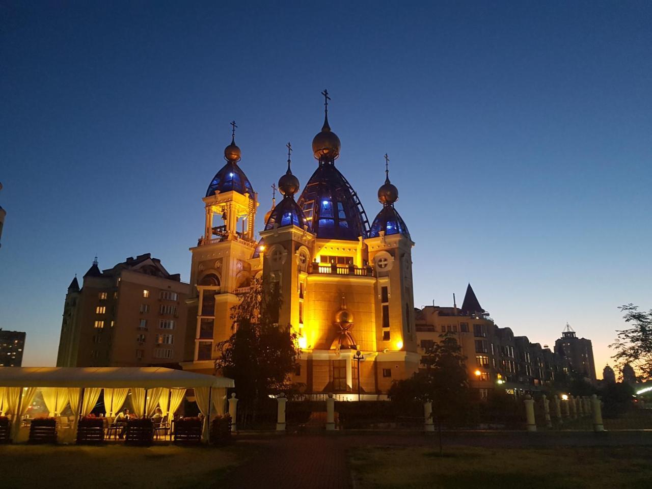 Dream Town Apartment Kiev Bagian luar foto